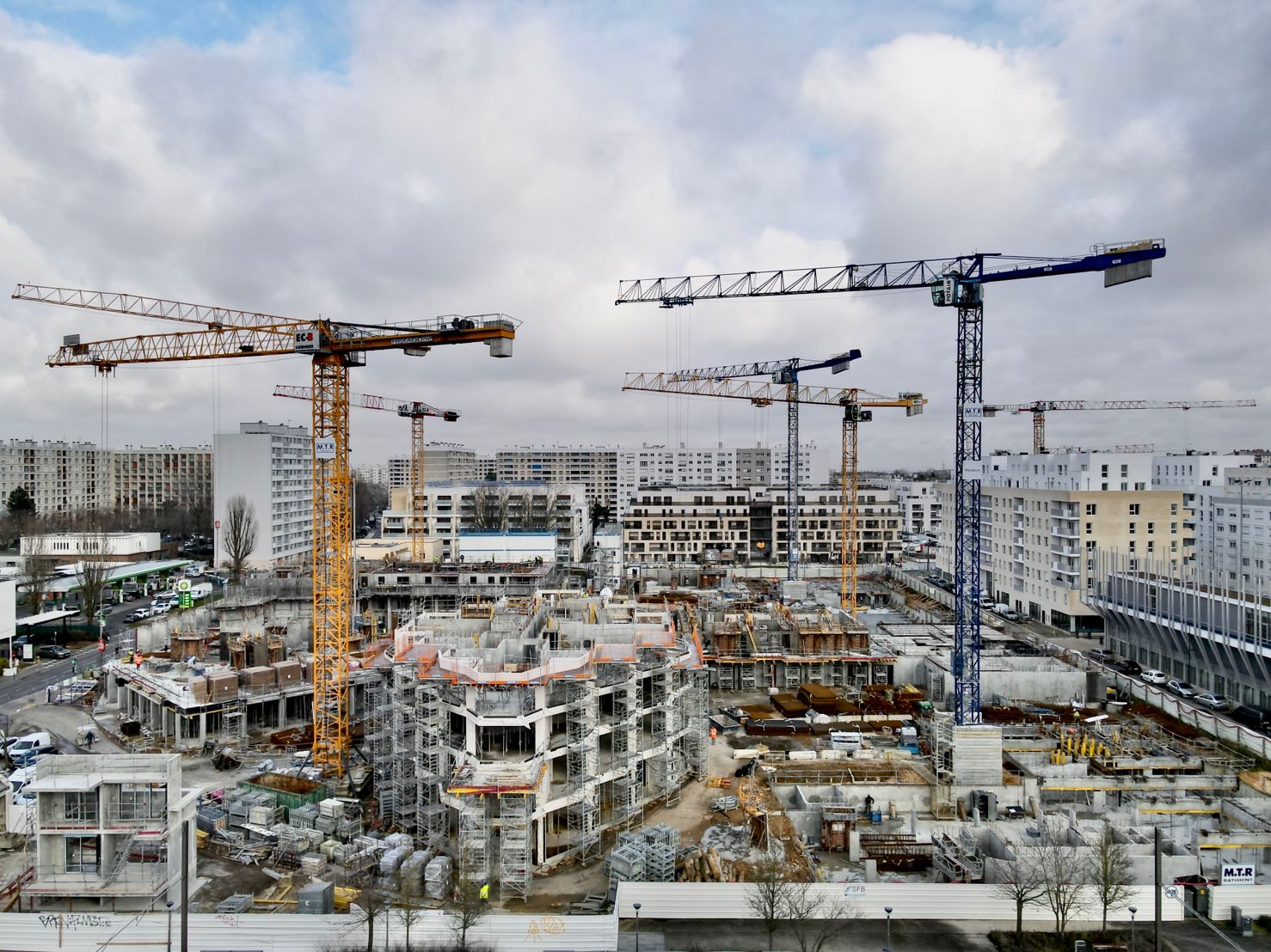 * Projet de construction de 38 Logements en accession, d’un local commercial et de locaux start-up Pointe de trivaux bâtiment A - 13, avenue du Maréchal de Lattre de Tassigny (92360 MEUDON LA FORET).